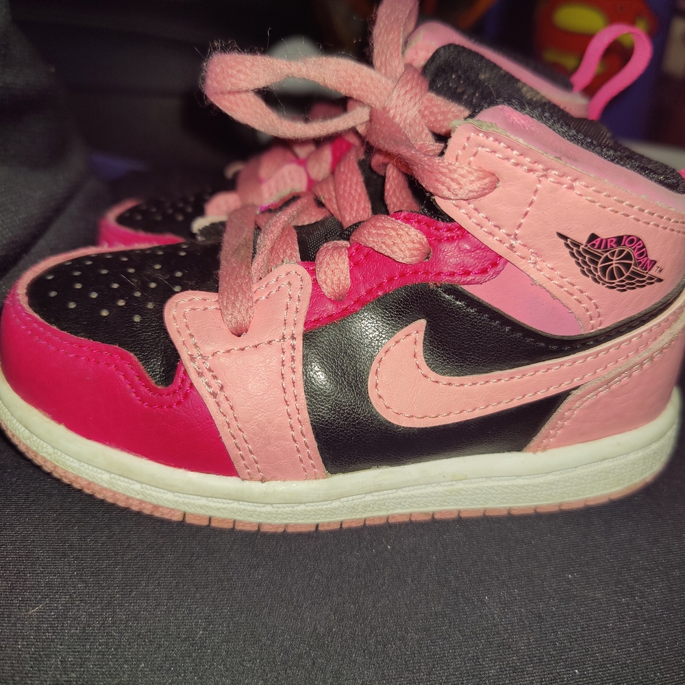 Air Jordan Kids Sneakers in Pink and Black Size US 7C